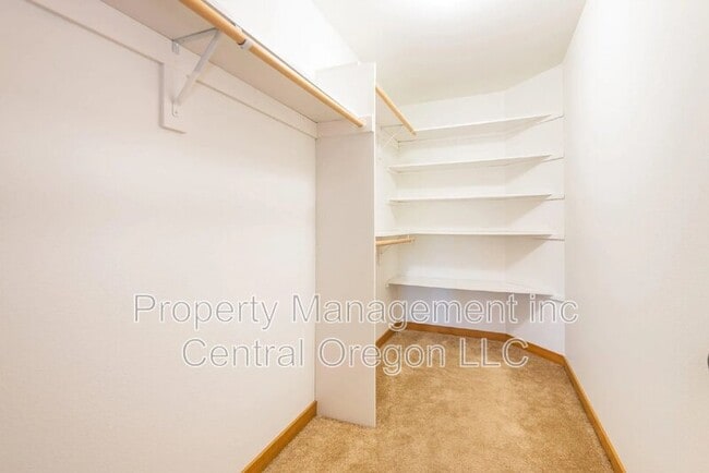 Building Photo - 20269 Knightsbridge Pl