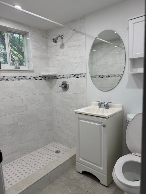 Building Photo - 1014 Salzedo St