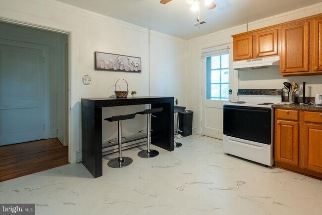 Building Photo - 315 Frederick St