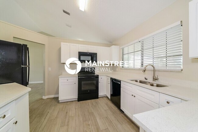 Building Photo - 3 Bedroom Pet-Friendly Home in North Port, FL with Main Street Renewal
