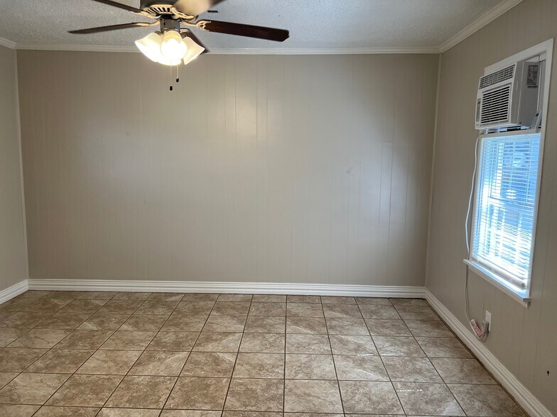 Building Photo - 2204 29th St