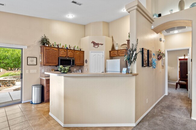Building Photo - 5529 N Bremont Ct