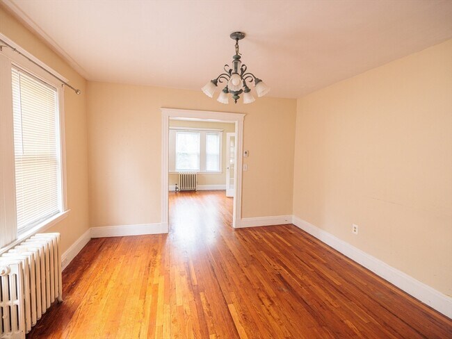 Building Photo - 327 Cypress St