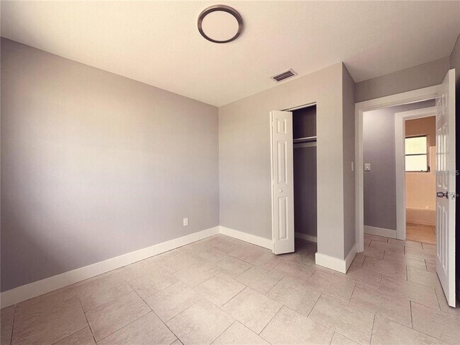 Building Photo - 2404 Florida Blvd
