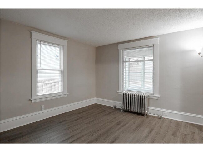 Building Photo - 3815 2nd Ave S