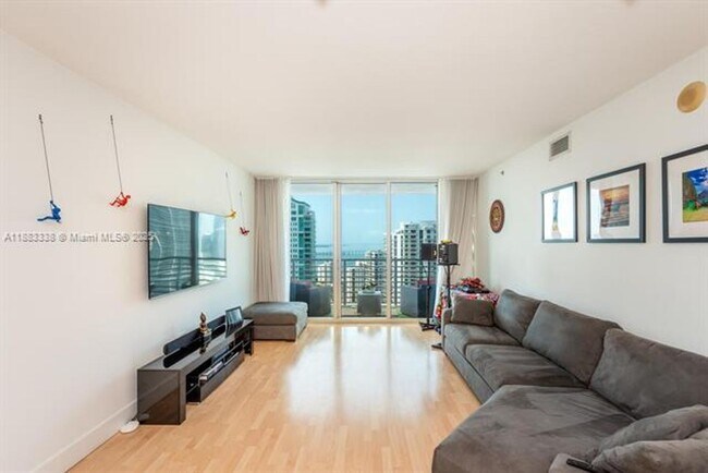 Building Photo - 325 S Biscayne Blvd