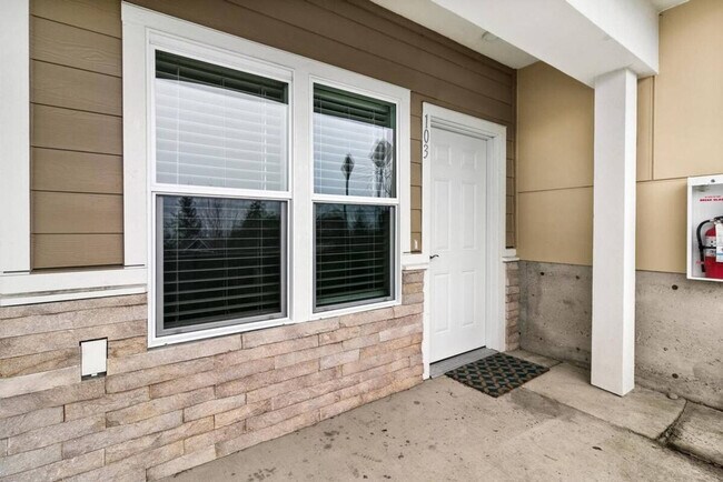 Building Photo - 624 E 32nd St