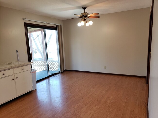 Building Photo - Spacious Olathe Home-Available in MARCH!!