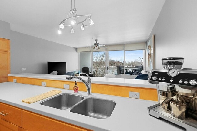 Building Photo - 101 Cherry St