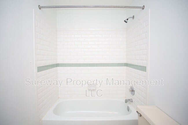 Building Photo - 57 Lady Diana Cir