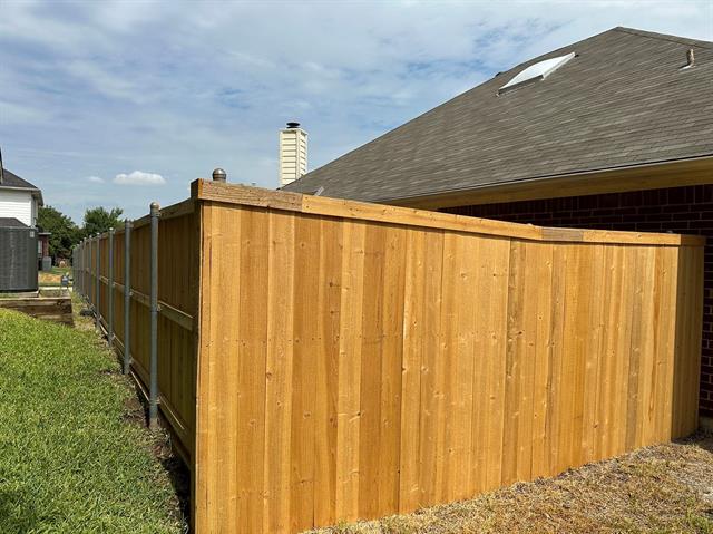 Building Photo - 2513 Plentywood Dr