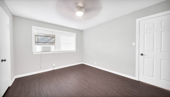 Building Photo - 5532 Eskridge St