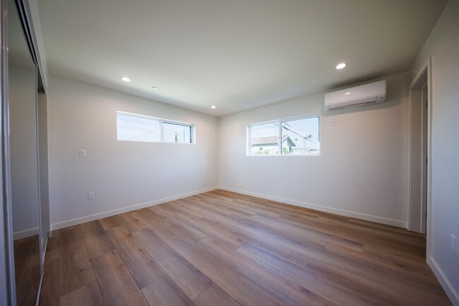 Building Photo - 5933 Comey Ave