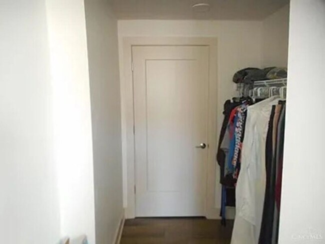 Building Photo - 26 W 15th St