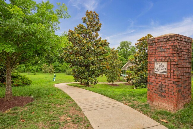 Building Photo - 8441 Callabee Way