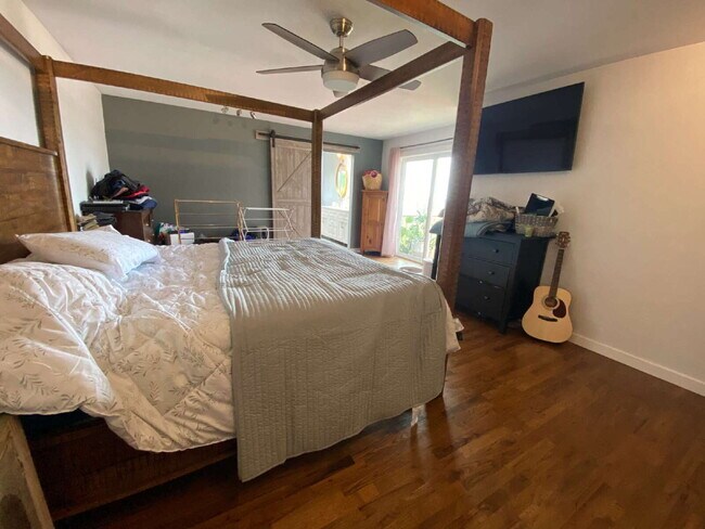 Building Photo - Spectacular Panoramic View at this 5-bed, ...