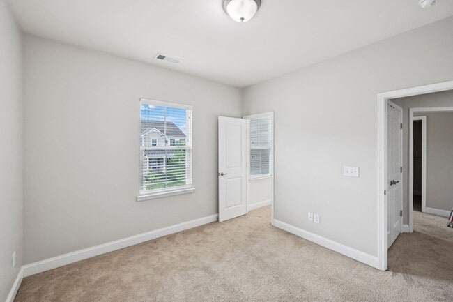 Building Photo - 1719 Biscayne Dr