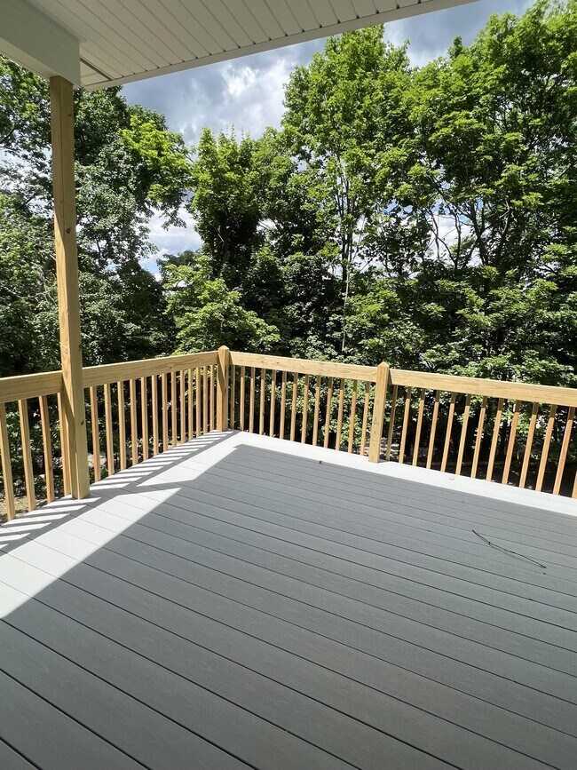 Building Photo - 322 Park St