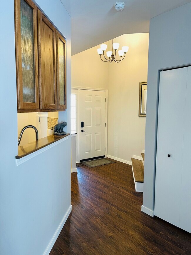 Building Photo - 1385 Redbridge Ct
