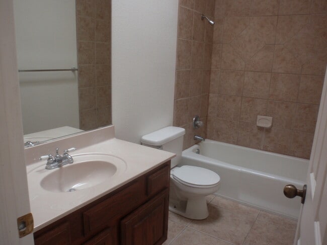 Building Photo - COMING SOON: Three Bedroom Home for Rent