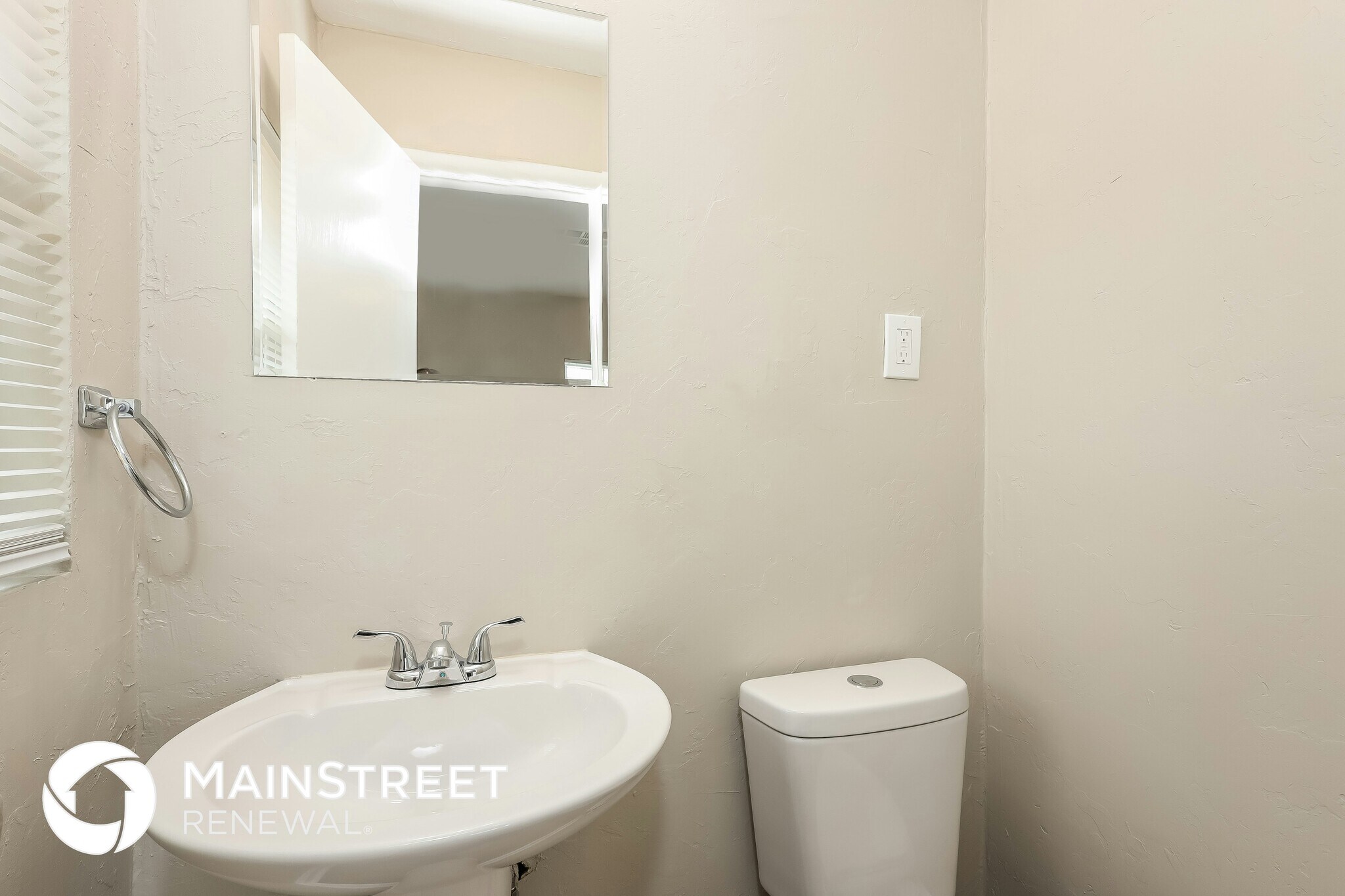 Building Photo - 624 E Towry Dr