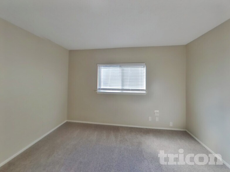 Building Photo - 6854 Eden Grove Dr