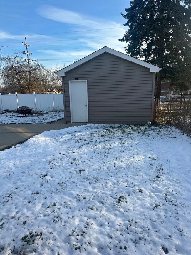 Building Photo - 4001 W 90th Pl