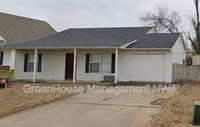 Building Photo - 2502 Parkcrest Dr