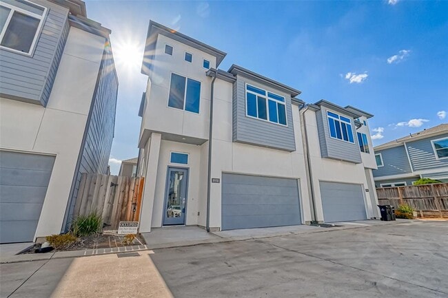 Building Photo - 8930 Spring Knoll Forest Dr