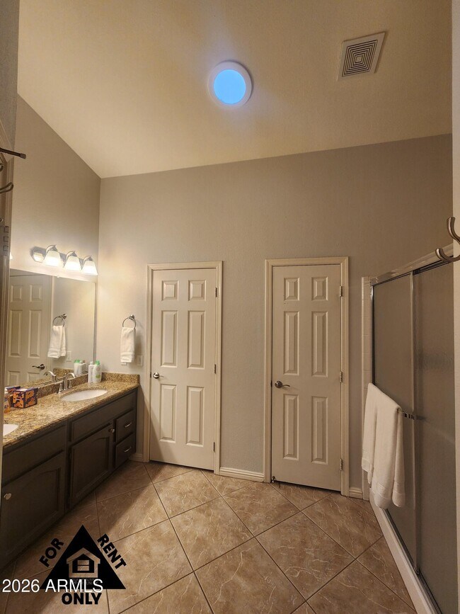 Building Photo - 14750 W Avalon Dr