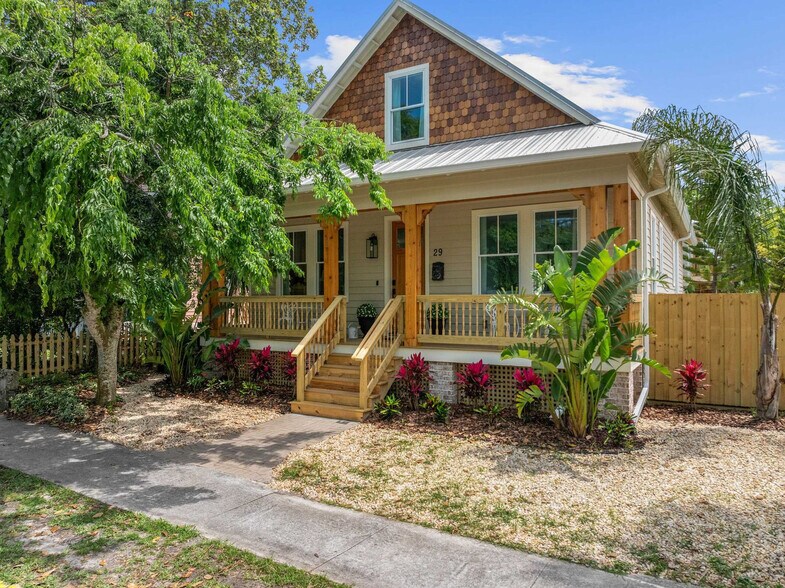 Building Photo - 28 W Castillo Dr