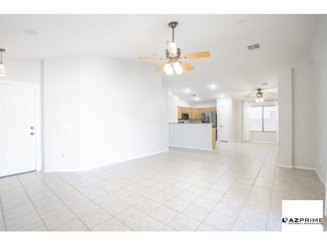 Building Photo - Gorgeous San Tan Valley 4/2 House with Vaulted Ceilings &amp; Spacious Backyard!