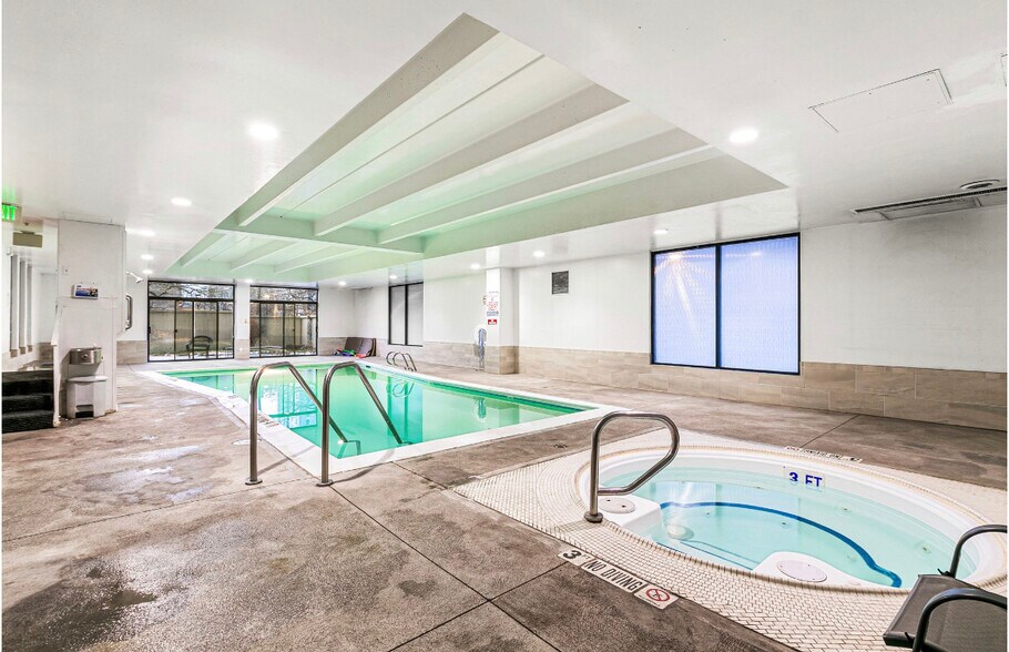 Building Photo - 777 N Washington St