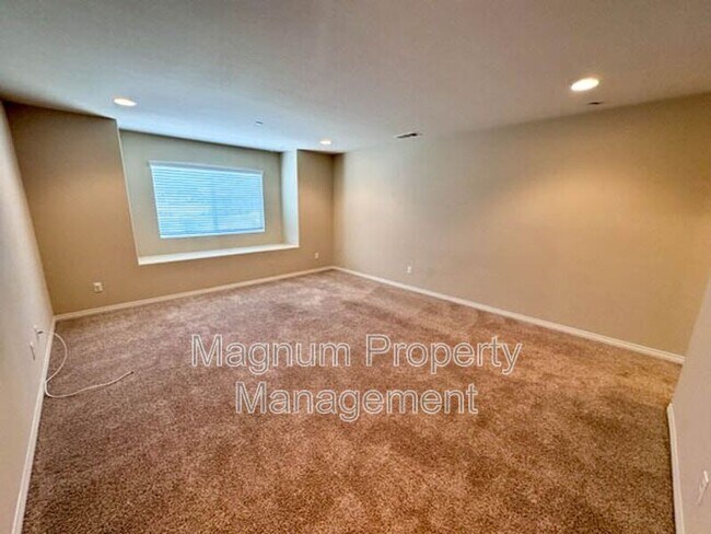 Building Photo - 34726 Yellow Root Ct