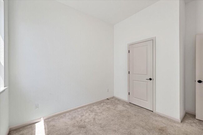 Building Photo - 133 Monterey Oak Trl