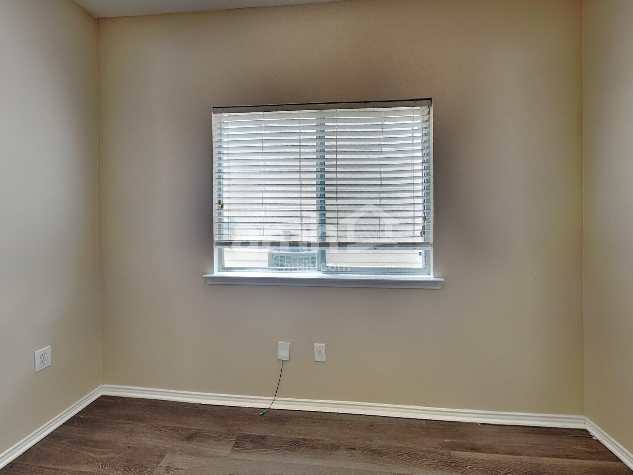 Building Photo - 210 Hilltop Dr