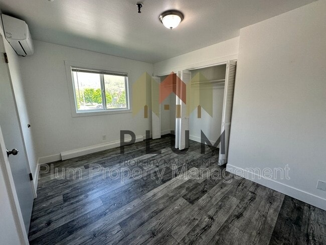 Building Photo - 1547 S Higgins Ave