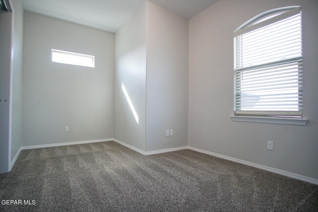 Building Photo - 12874 Woolstone Dr