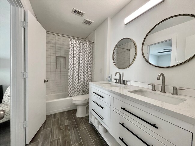 Building Photo - 1801 Huldy St