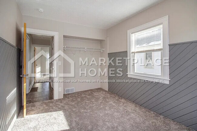 Building Photo - 408 S Clemens Ave