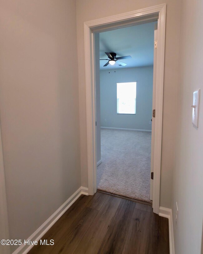 Building Photo - 344 Eagle Claw Dr