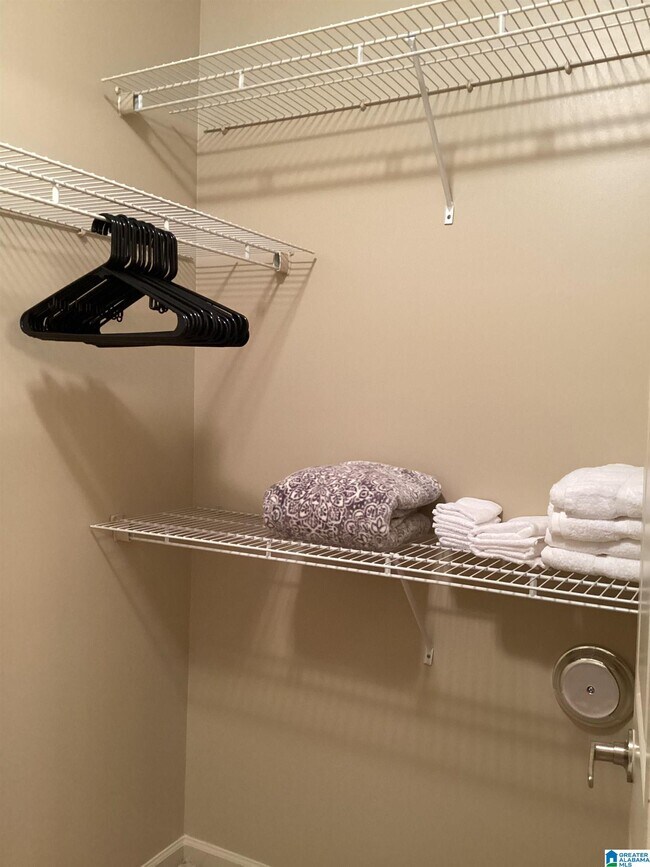 Building Photo - 251 London Pkwy