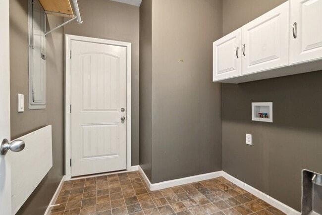 Building Photo - 3 Bedroom 3 Bath Home in Mt Juliet Now Lea...