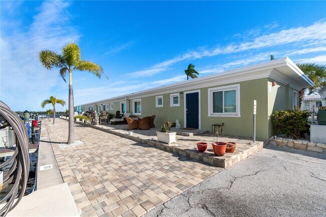 Building Photo - 3740 Gulf of Mexico Dr