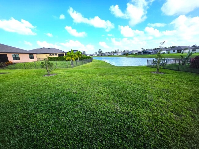 Building Photo - 6580 Canterbridge Dr