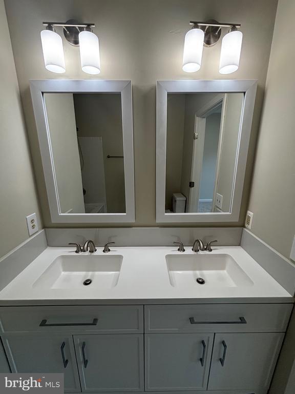 Building Photo - 11330 Westbrook Mill Ln