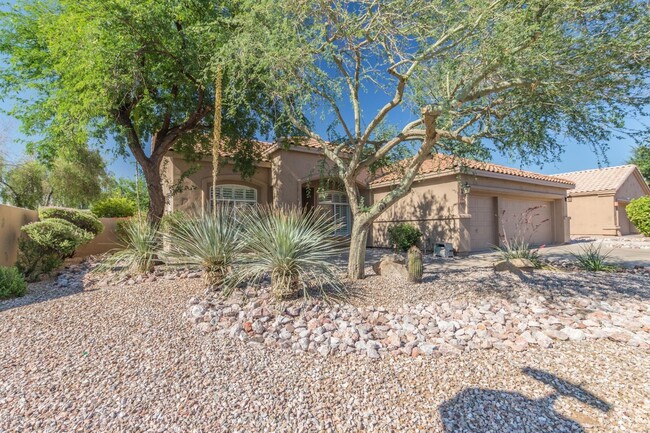 Building Photo - 5543 E Blanche Dr