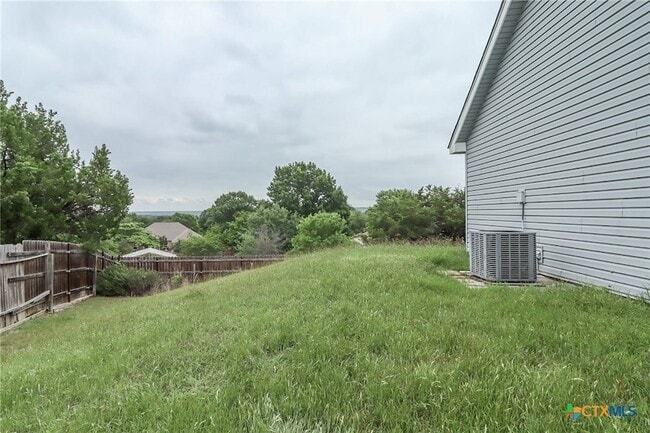 Building Photo - 1810 Mesa Oaks Cir