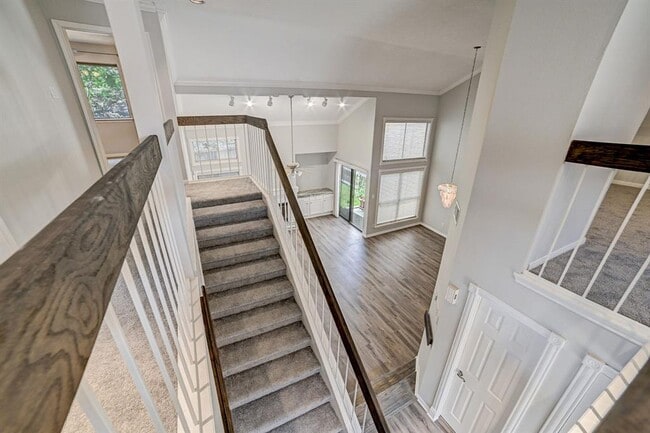 Building Photo - 3310 Meadway Dr