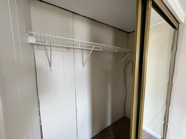 Building Photo - Mt Washington, 2 Bed 1.5 Bath House with Parking, A/C, Patio and More!